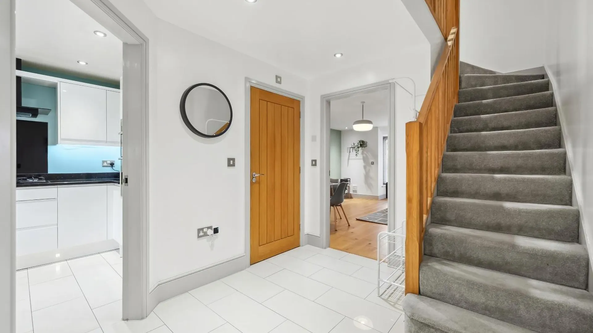 Nec Birmingham Airport Modern Village Retreat, Sleeps 7, Free Parking Hampton in Arden