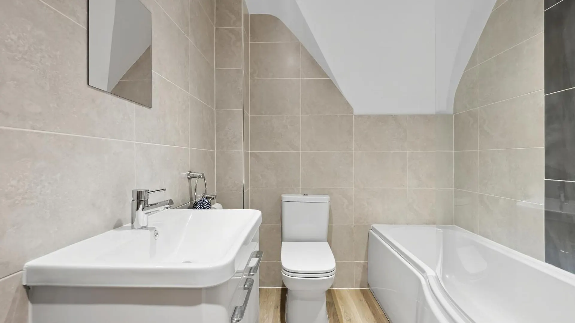 Holiday home Nec Birmingham Airport Modern Village Retreat, Sleeps 7, Free Parking Hampton in Arden
