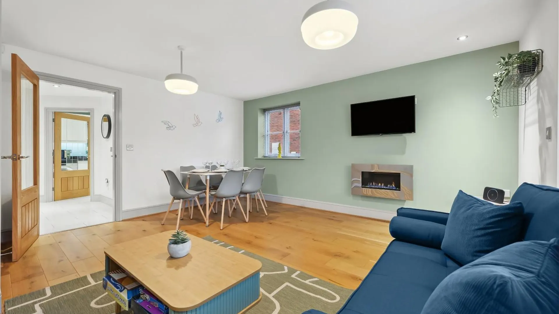Nec Birmingham Airport Modern Village Retreat, Sleeps 7, Free Parking Hampton in Arden Holiday home